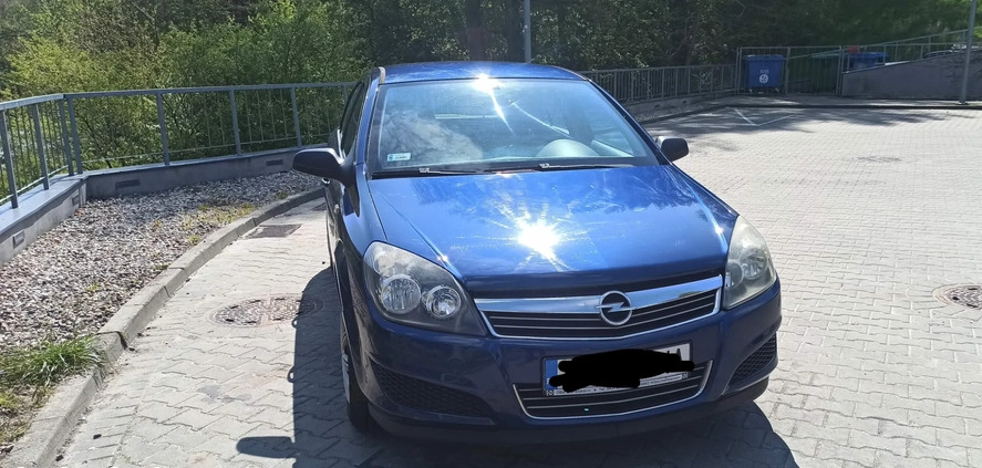 Opel Astra cena 14800 przebieg: 123000, rok produkcji 2009 z Gdynia małe 781